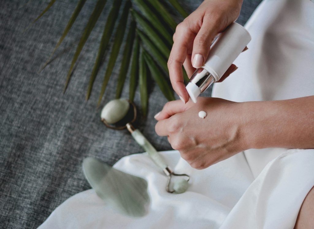 how to start a skincare line unsplash, Laboratoire cosmétique Maroc