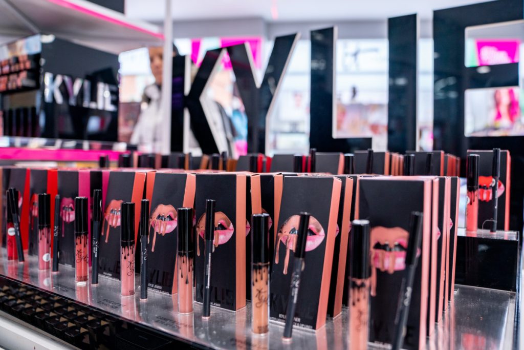 kylie jenner looks to buy make majority stake in kylie cosmetics | Carmel Cosmetics Labs