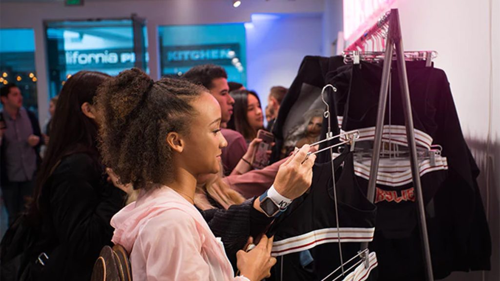 kylie jenner pop up shoppers | Carmel Cosmetics Labs