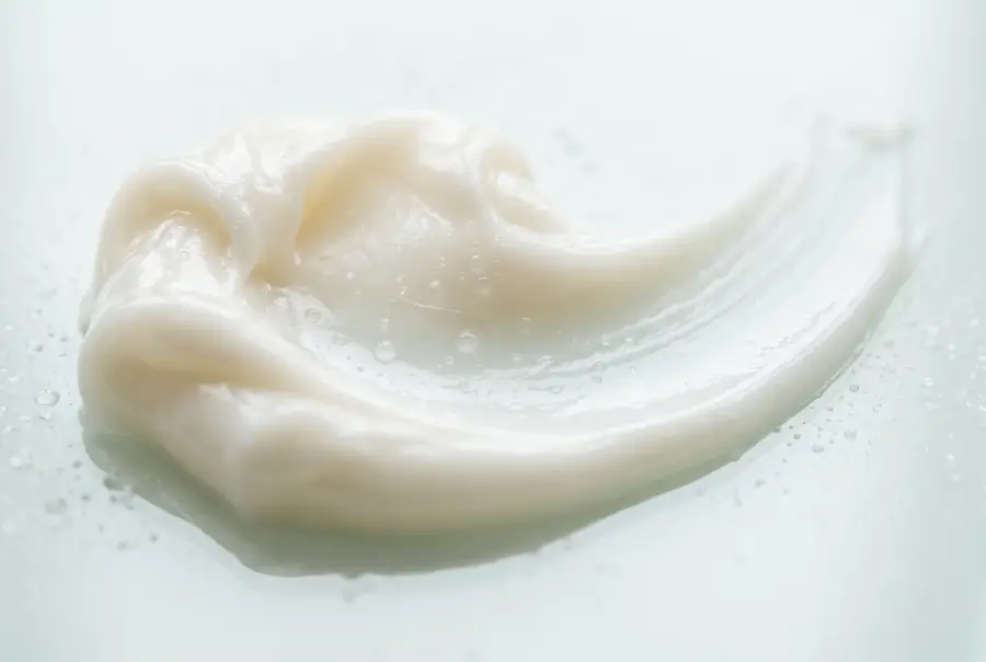 Texture après-shampoing nourrissant coco et argan en gros plan