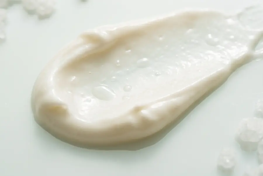 Texture crème corps au magnésium en gros plan