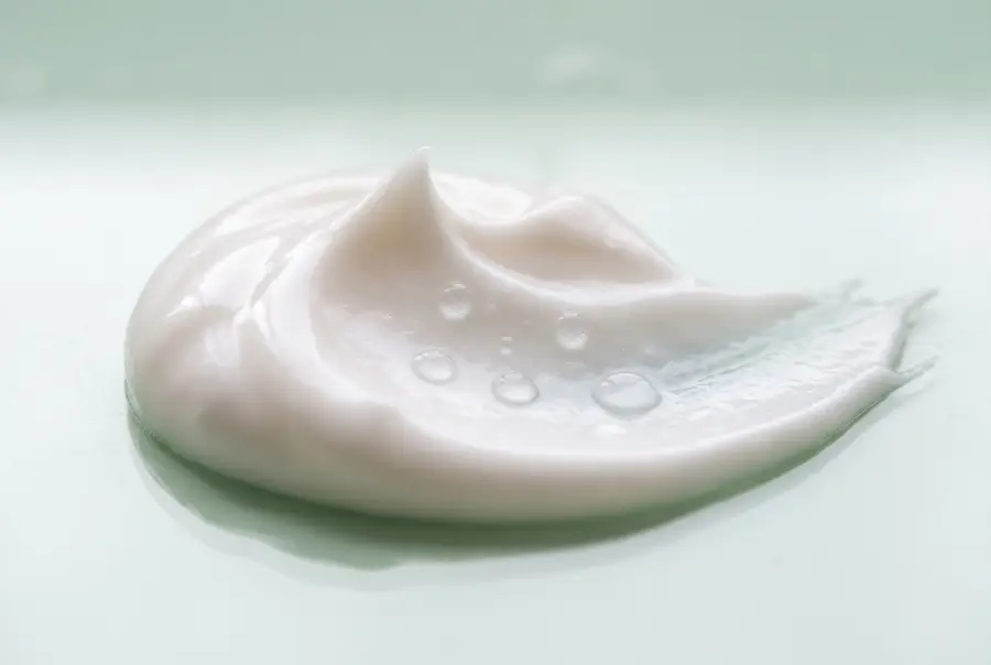 Texture crème de jour hydratante spf 30 ou 50 en gros plan