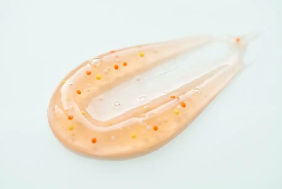 Texture gel exfoliant multivitaminé en gros plan