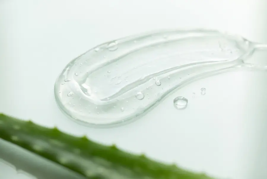Texture gel fixateur sourcils à l'aloe vera en gros plan