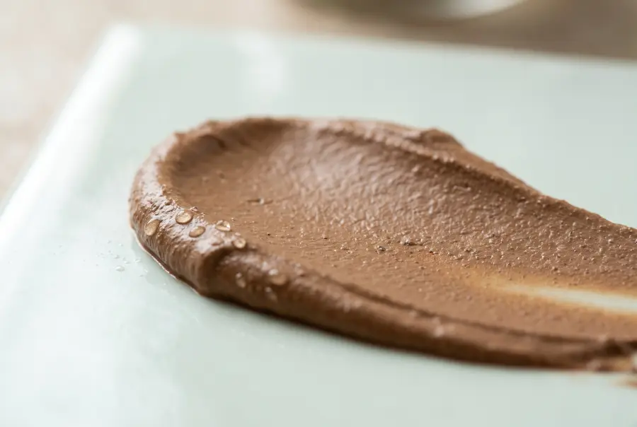 Texture masque au ghassoul et miel d'oranger en gros plan