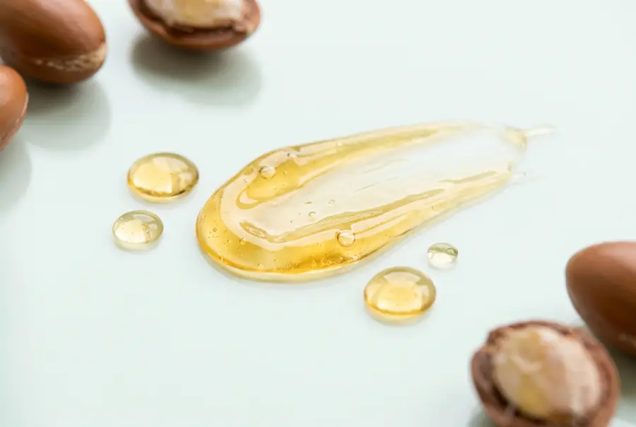 Texture sérum huile d'argan en gros plan