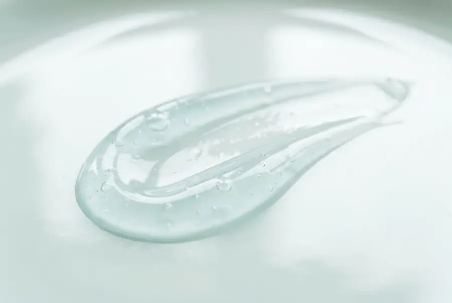 Texture sérum niacinamide en gros plan