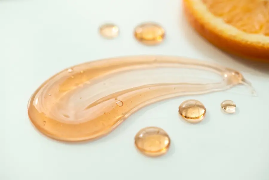 Texture sérum vitamine c en gros plan